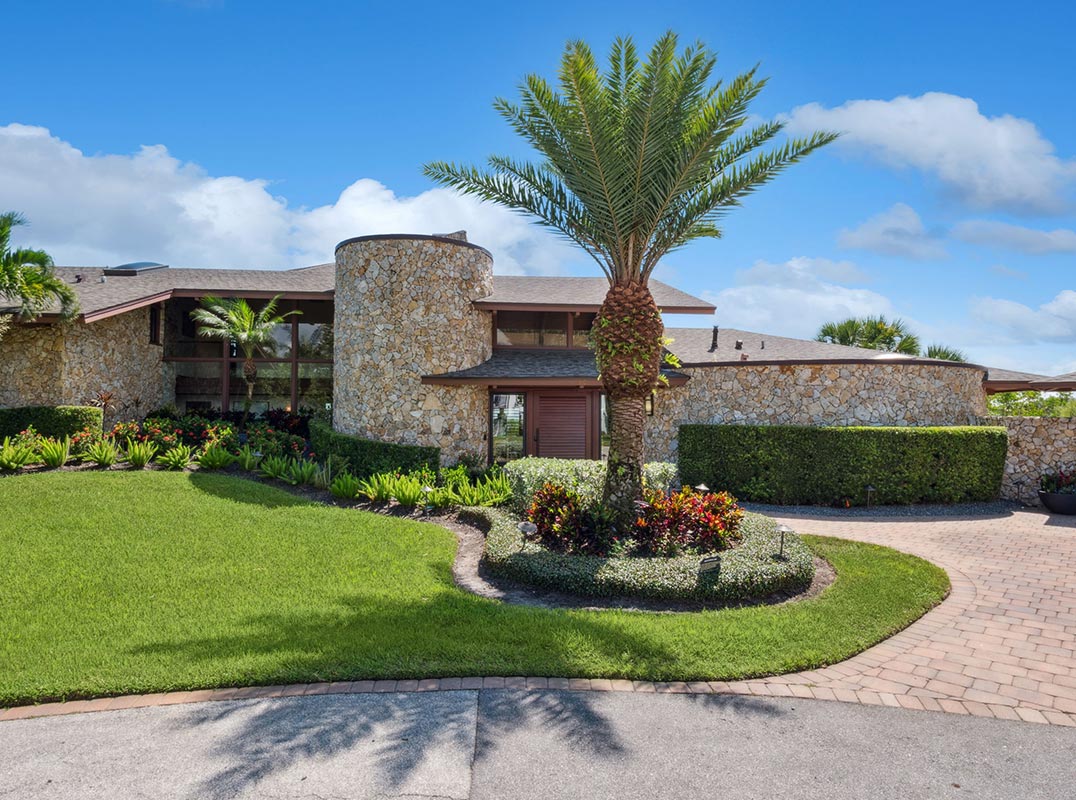 Experience the Pinnacle of Coastal Luxury Living