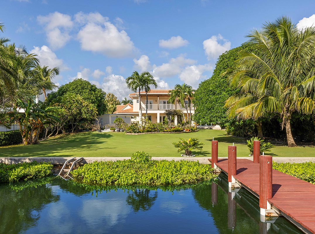 Experience Unparalleled Waterfront Living on Hypoluxo Island