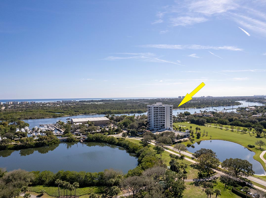 Newly Refreshed High-Rise Condo in Jonathan's Landing