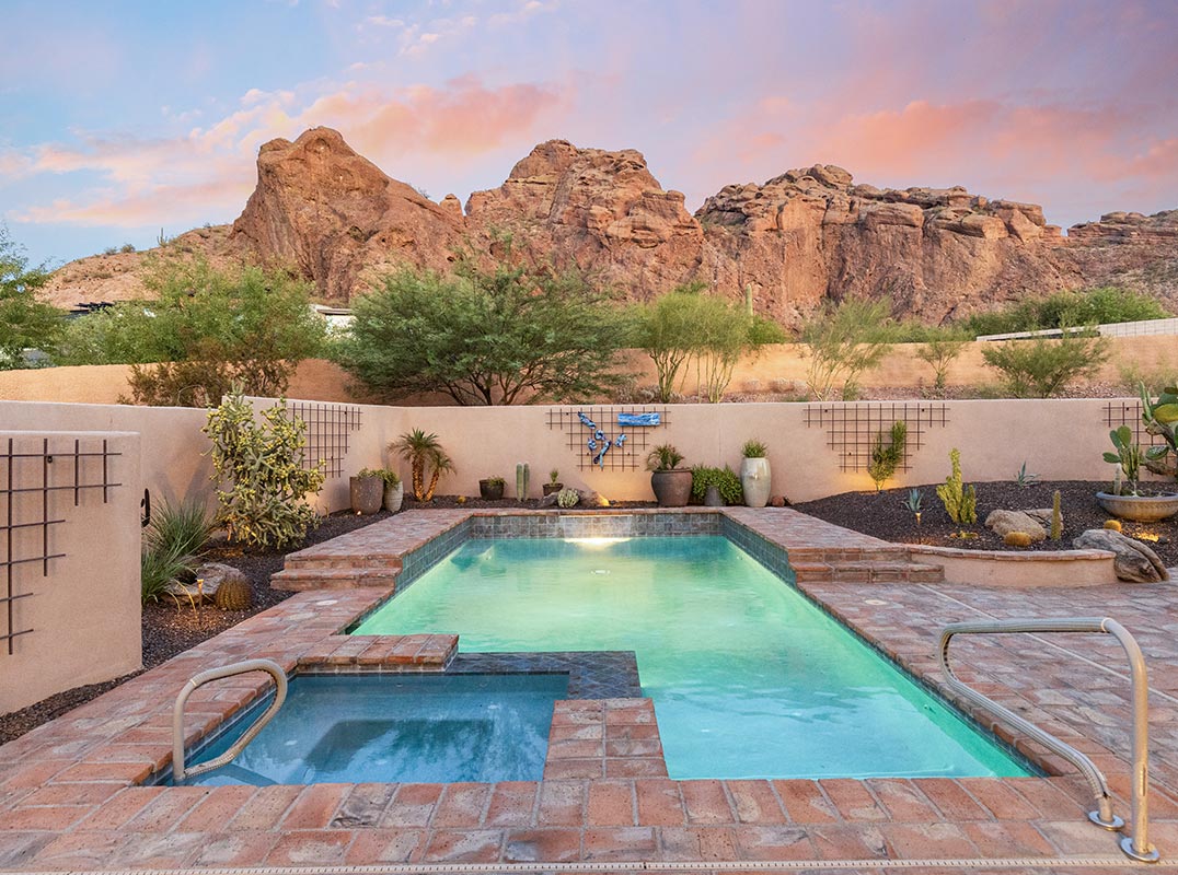 Modern Southwest Retreat -- Iconic Echo Canyon Views