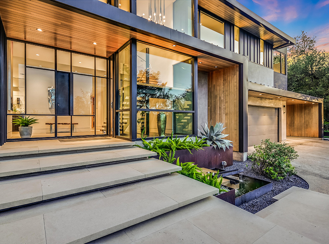A Modern Masterpiece in Westlake Hills