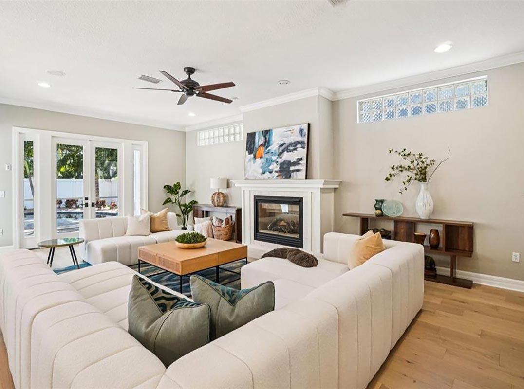 Lovely Pool Home In New Suburb Beautiful