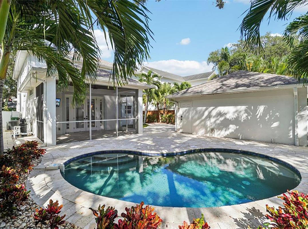 Lovely Pool Home In New Suburb Beautiful