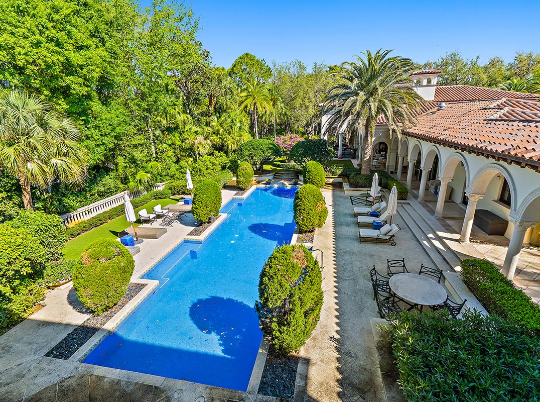 Signature Estate Home in Bears Club