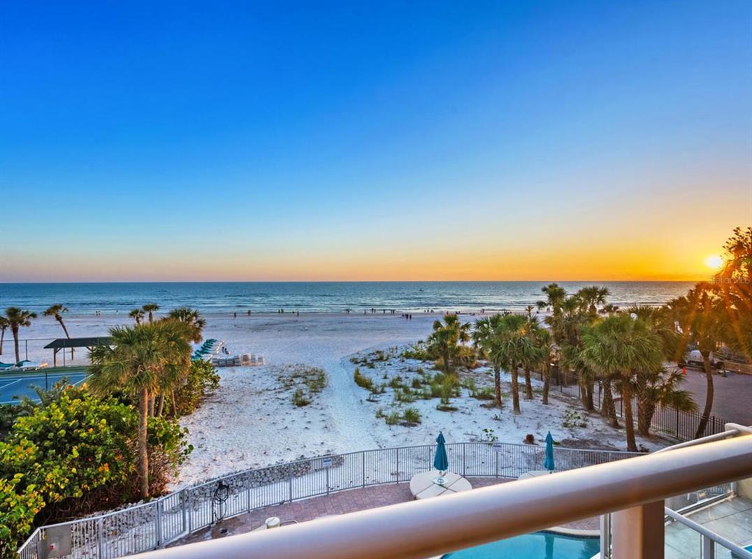 Gulf-Front Living At Crescent Siesta Key