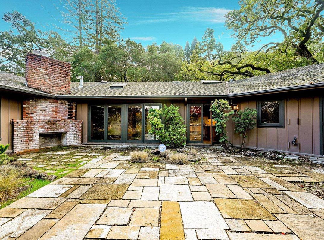 Prime Opportunity To Craft A Signature Home