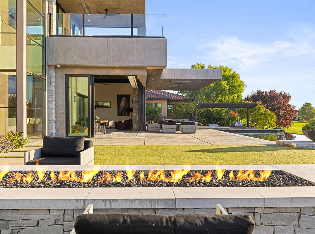 Architectural Masterpiece of Modern Luxury!