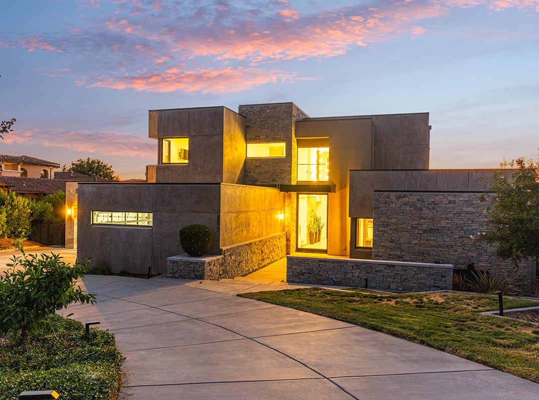 Architectural Masterpiece of Modern Luxury!