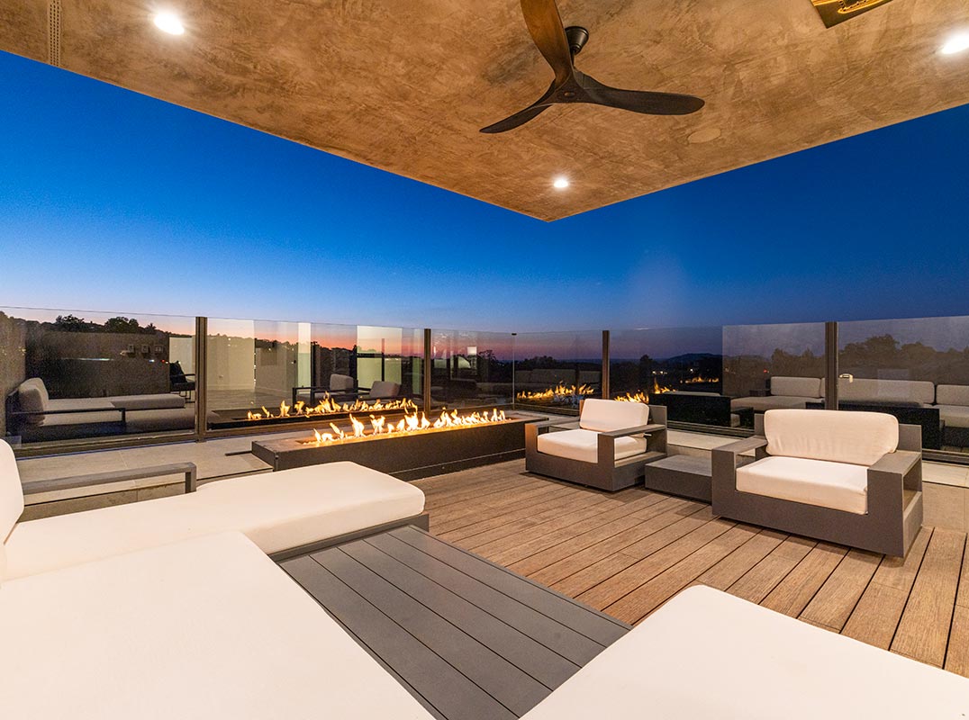 Architectural Masterpiece of Modern Luxury!