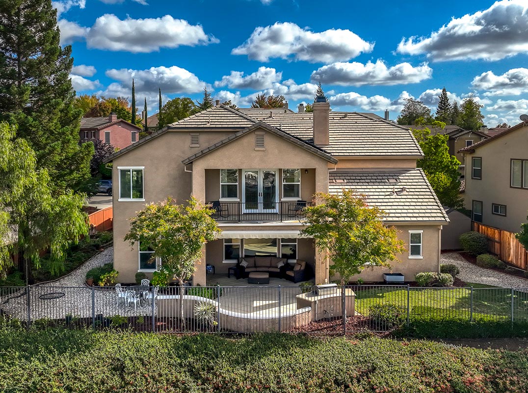 Breathtaking Whitney Oaks Retreat with Million-Dollar views
