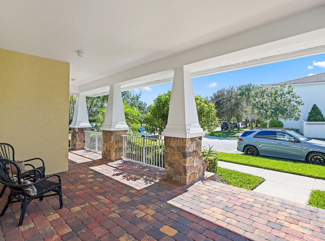 Charming One Story Sandpiper Model