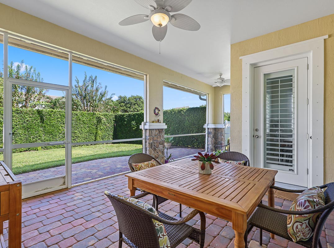 Charming One Story Sandpiper Model