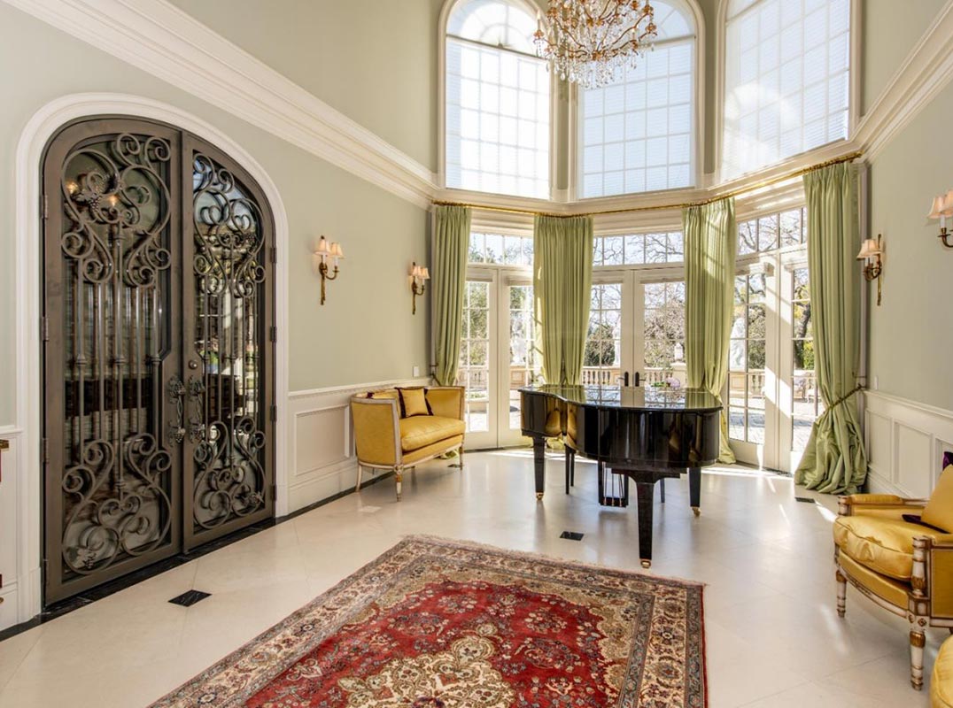 Complete Privacy On 3 Acres