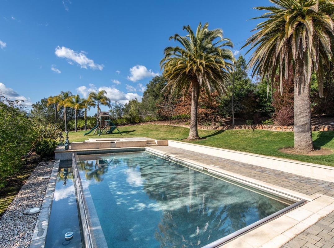 Complete Privacy On 3 Acres