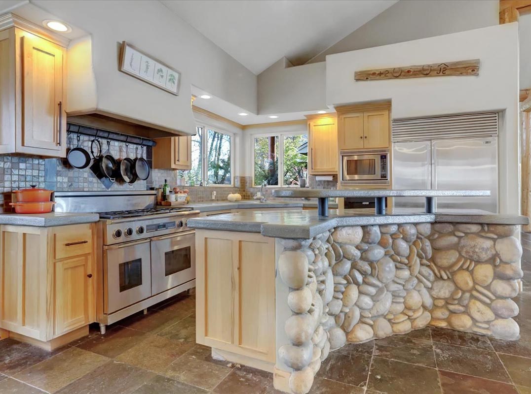 Distinguished Craftsman Style Estate