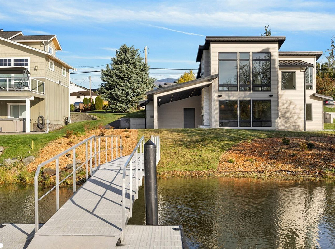 Ultimate Modern Lakefront Retreat