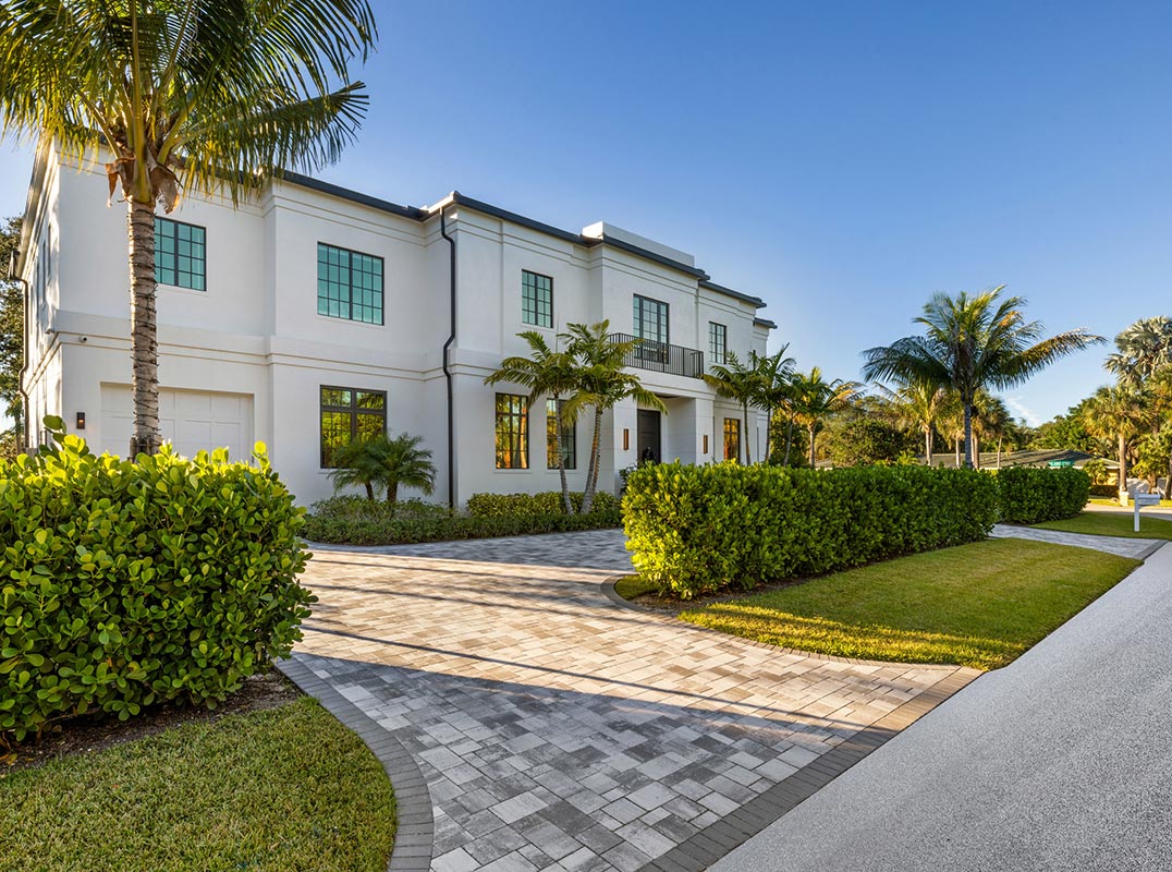 Designed for Entertaining in the Heart of Palm Beach Gardens