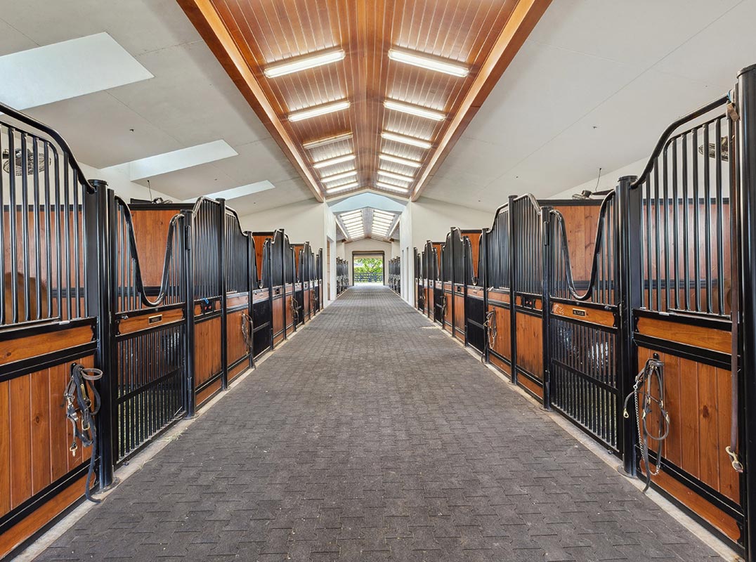 Stunning Equestrian Property Impeccably Designed & Pristinely Maintained