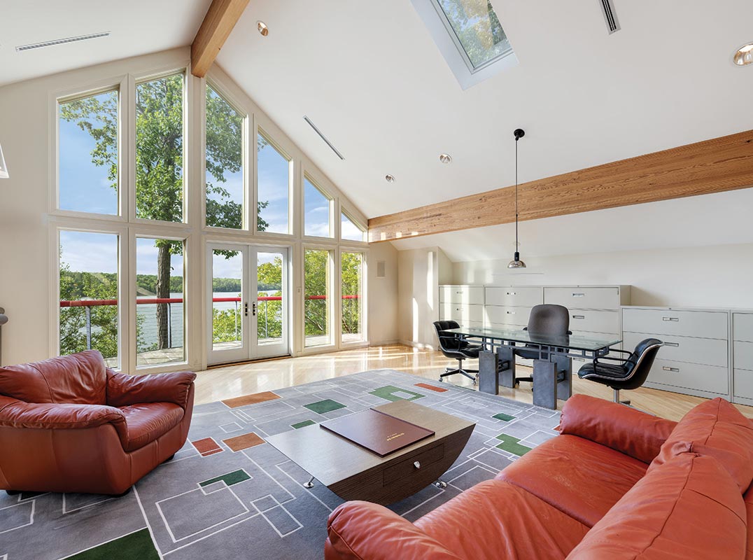 Waterfront Luxury Estate with 1,147 ft of Shoreline