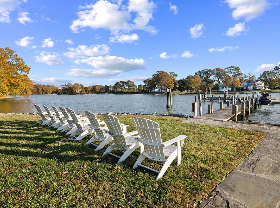 Deep-Water Access Set on 31 Private Acres