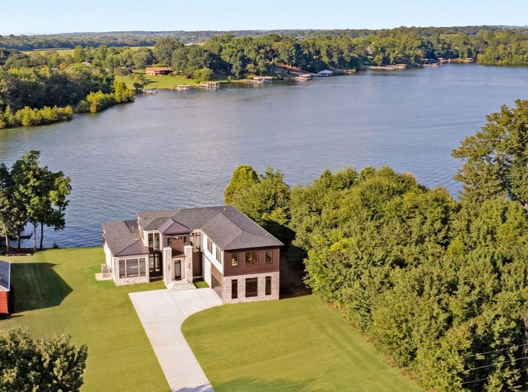 Unwrap Your Lakefront Holiday Escape