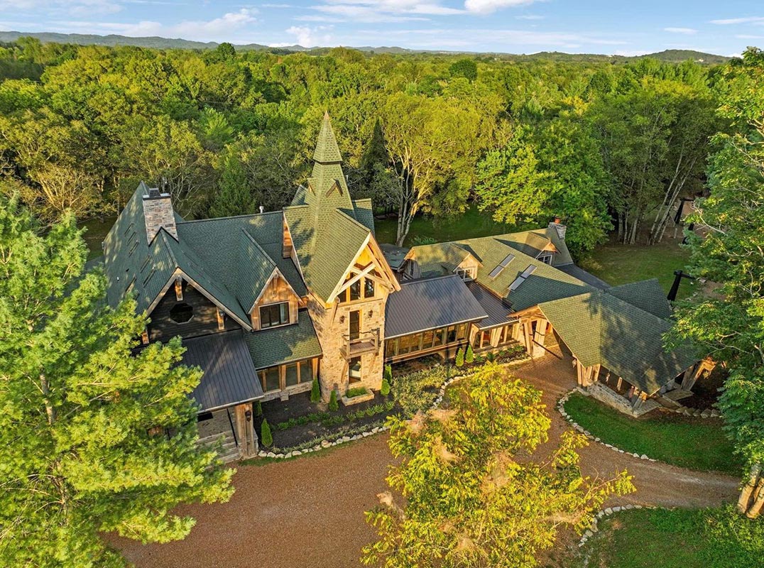 Legendary Dark Horse Manor + Studio Listed at $24M in Leiper’s Fork