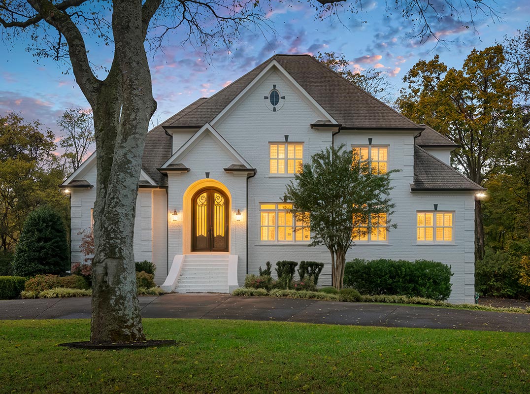 Luxury, Privacy, And Convenience In Prime Brentwood