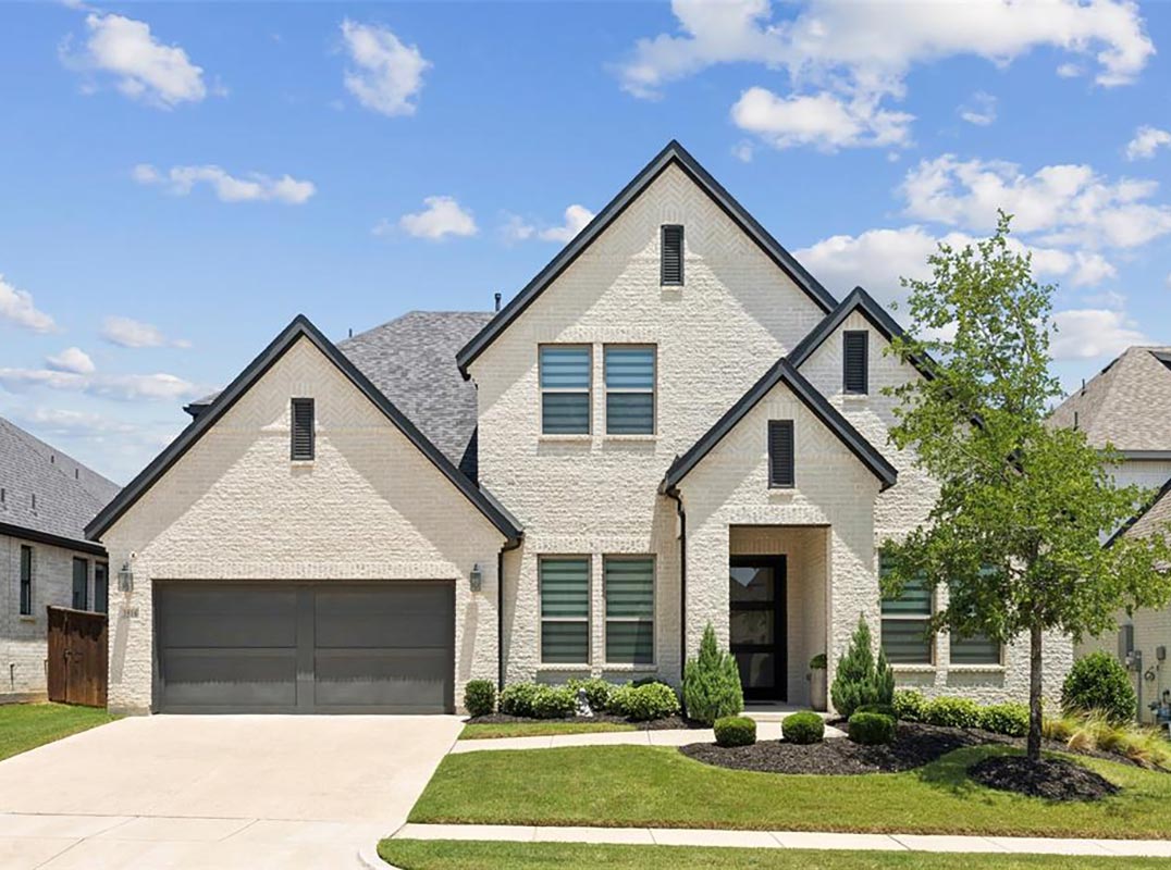 Stunning Custom Home In Gated Creekside