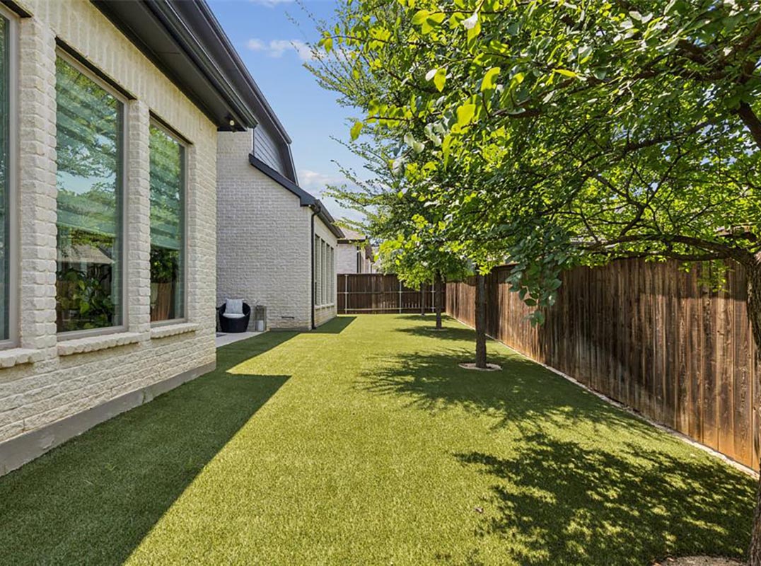 Stunning Custom Home In Gated Creekside