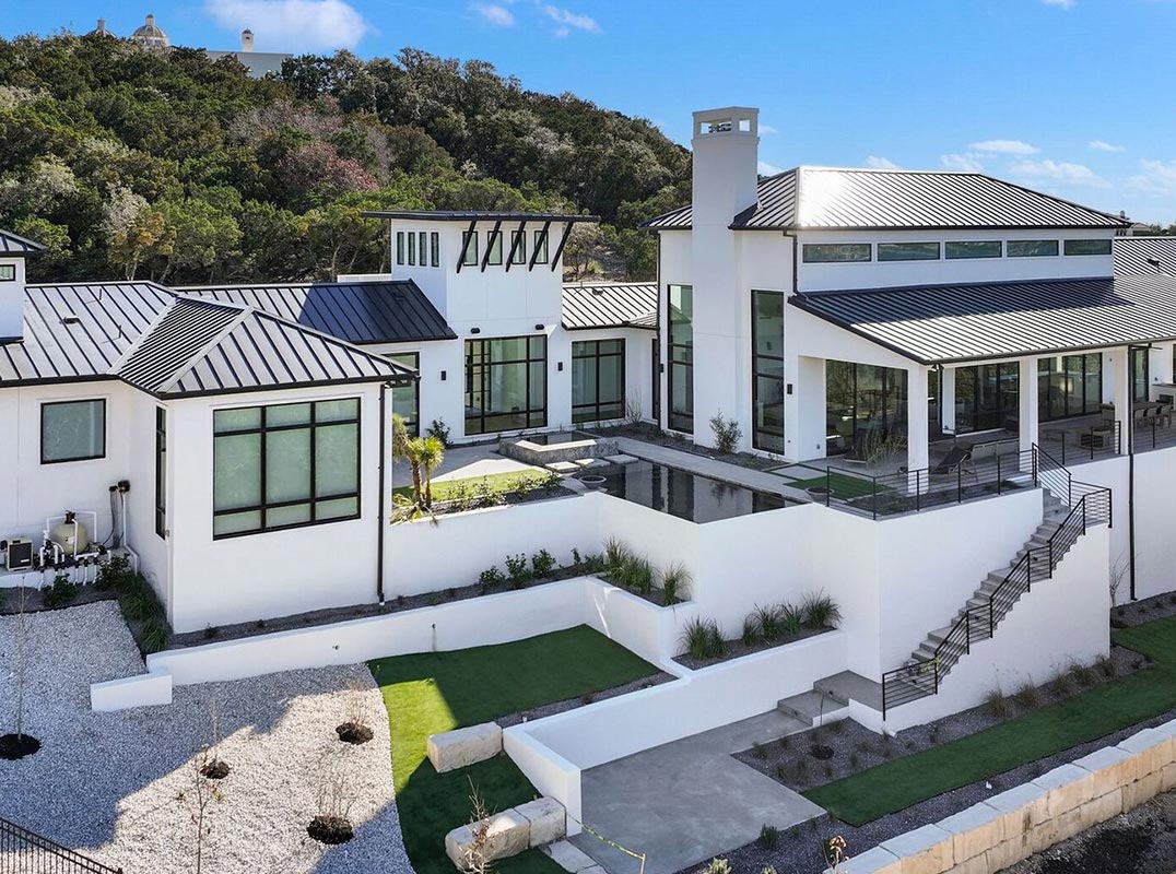 Transitional Hill Country Estate with Panoramic Views in The Dominion