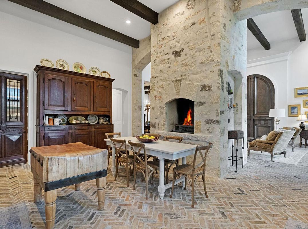 Refined Estate in Inverness