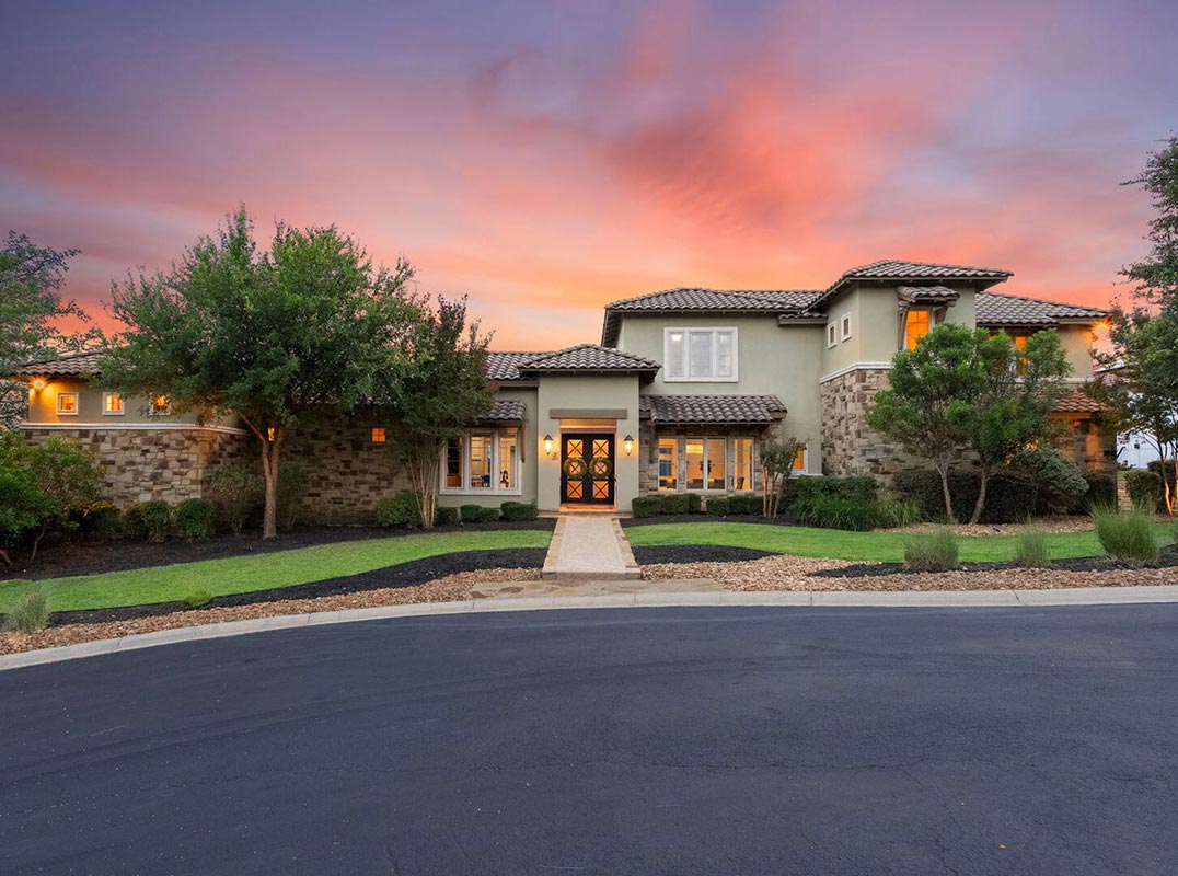 Gorgeous Contemporary Residence