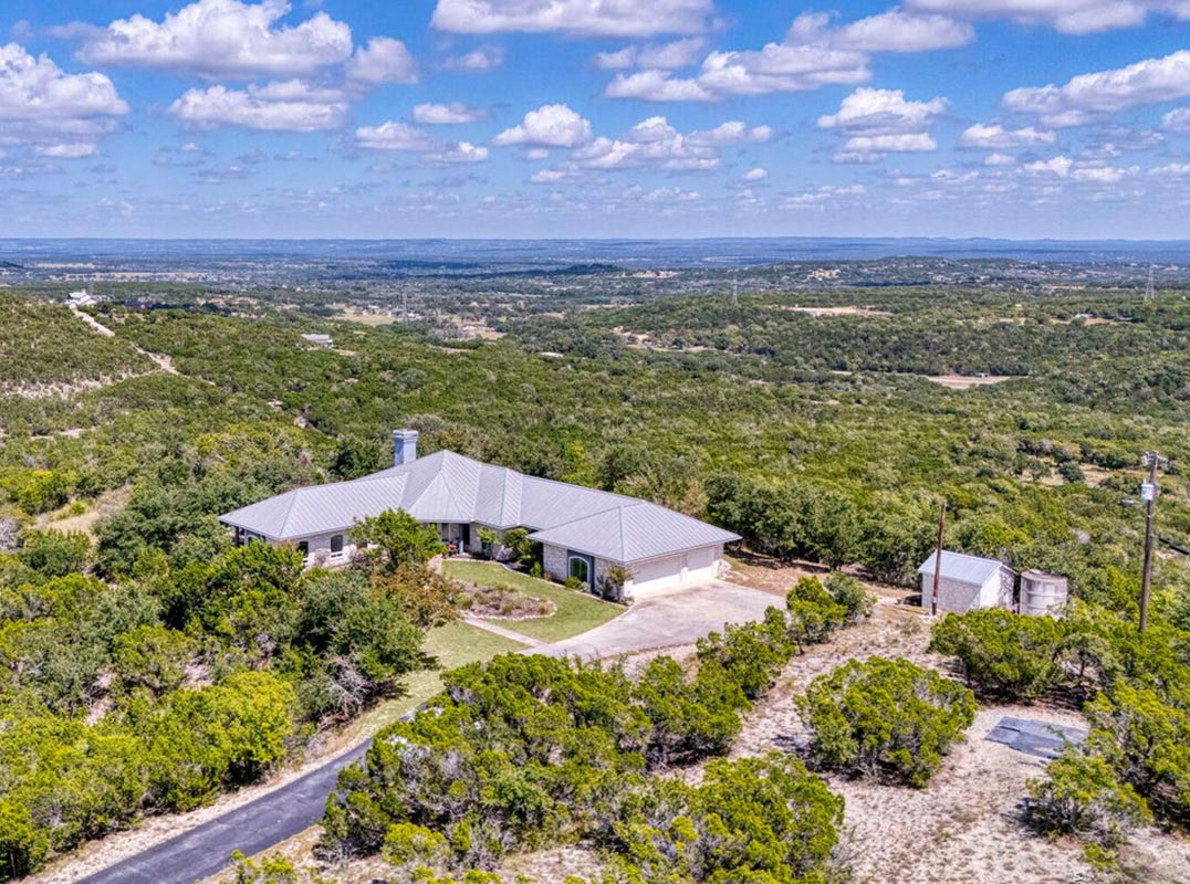 Extraordinary Hill Country Luxury Retreat