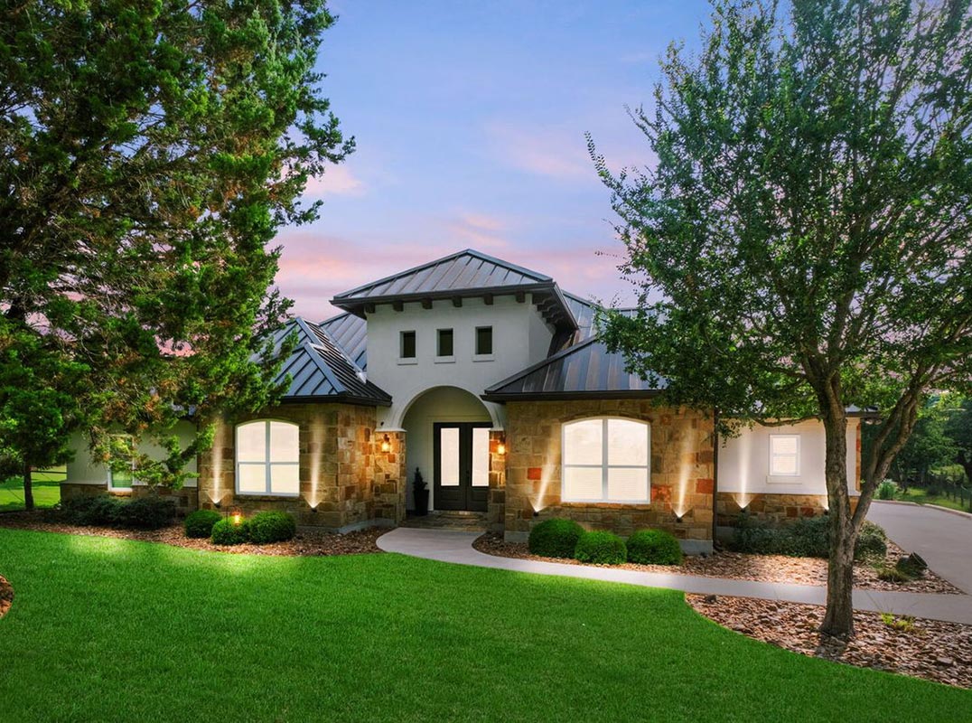Pretty Hill Country Style Home