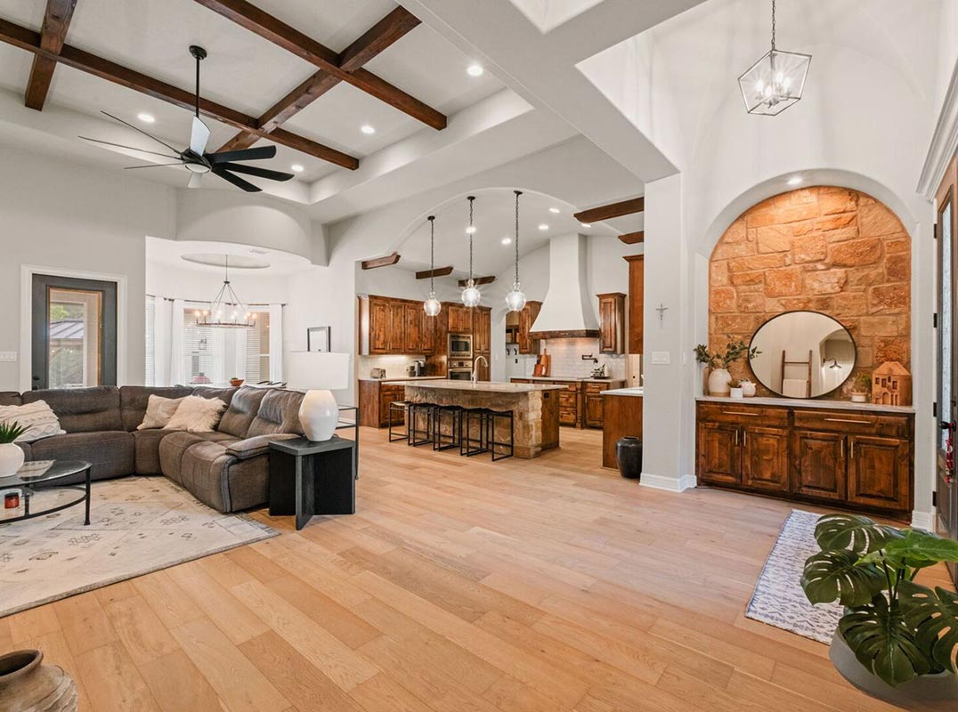 Pretty Hill Country Style Home