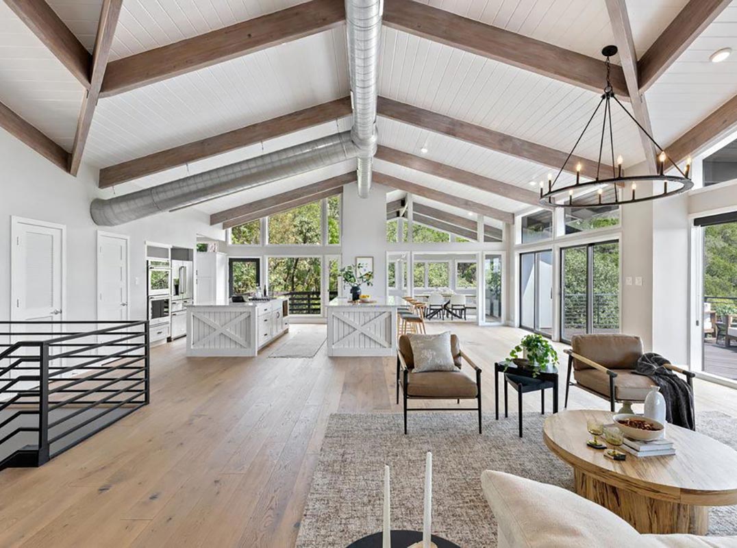 Contemporary Hillside Retreat