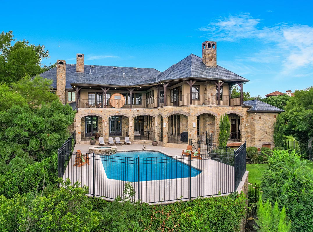 Endless Flexibility For Both Grand Entertaining And Cozy Everyday Living