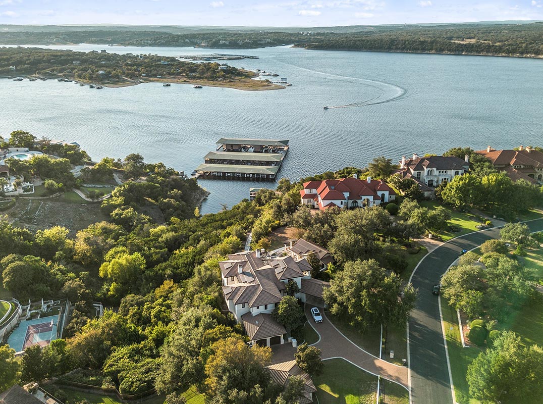 Immaculate Waterfront Estate in Costa Bella