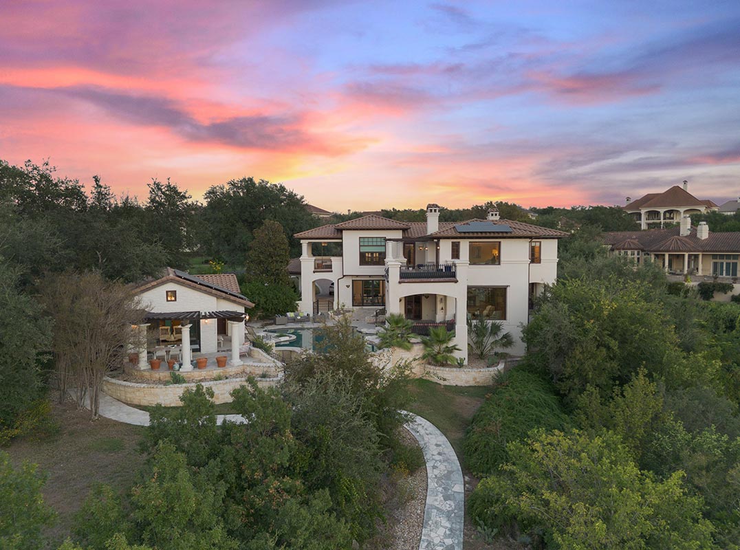 Immaculate Waterfront Estate in Costa Bella