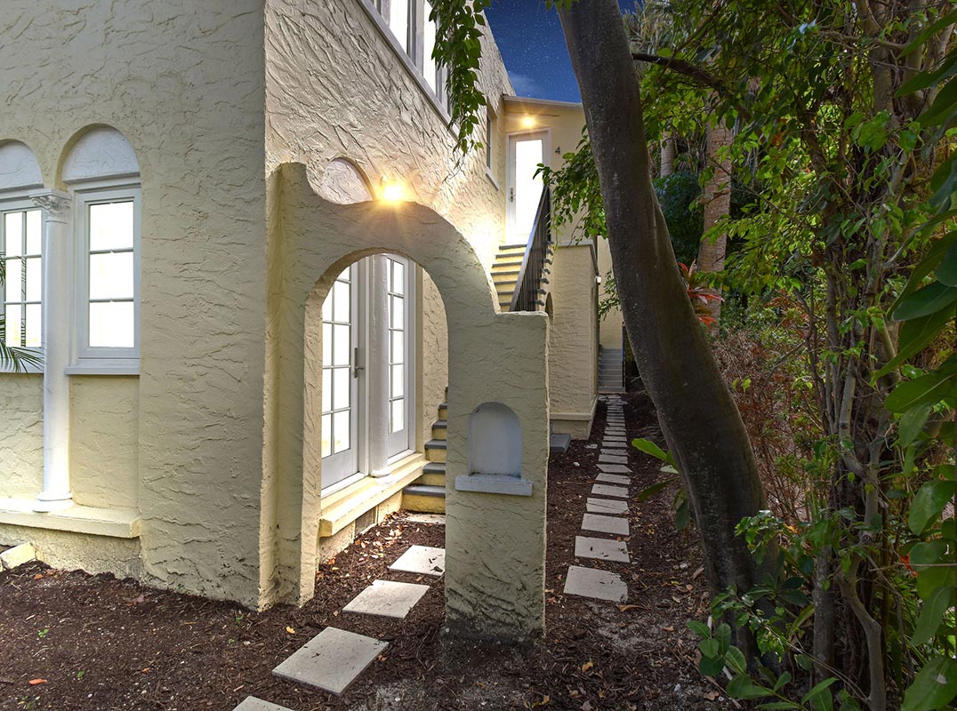 Exceptional Investment Opportunity in Palm Beach!