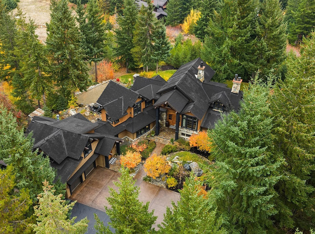 Custom Timber Lodge-style Residence