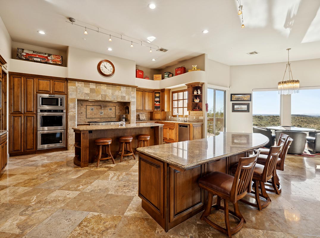 Valley Views for Car Collectors - 8 car Garage