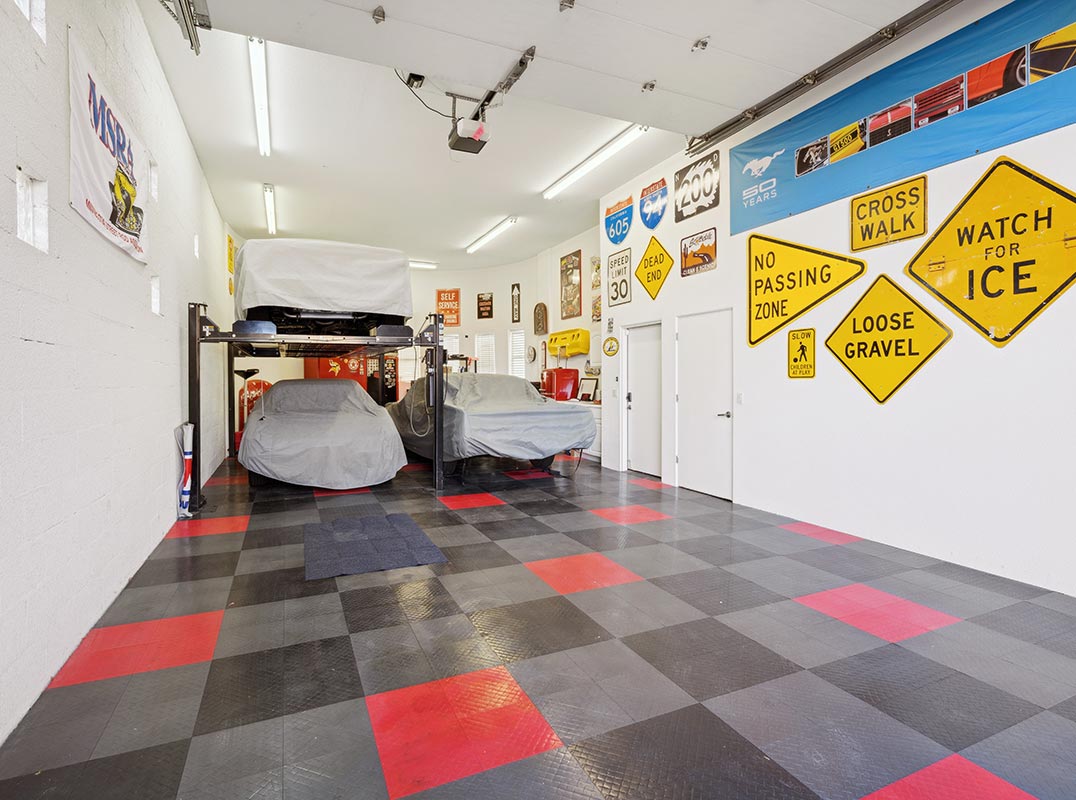 Valley Views for Car Collectors - 8 car Garage