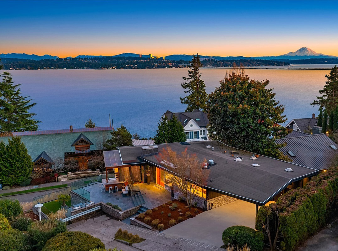 Impeccable Mid-Century Modern