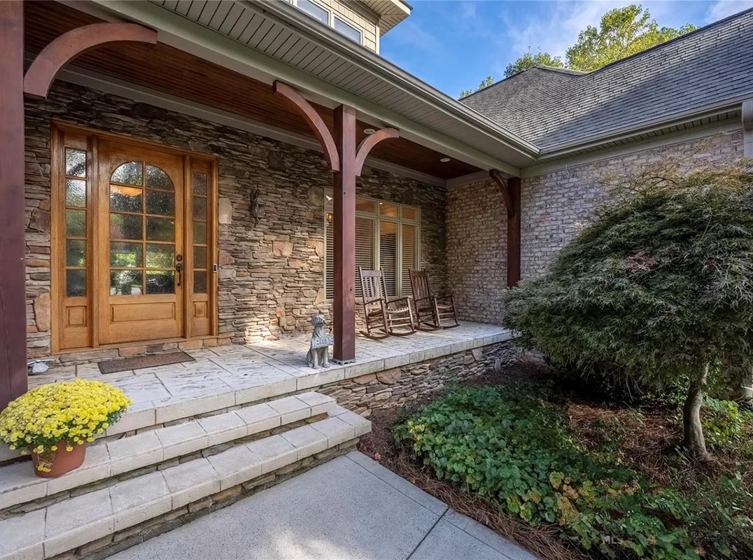 Stunning Sailview Charmer