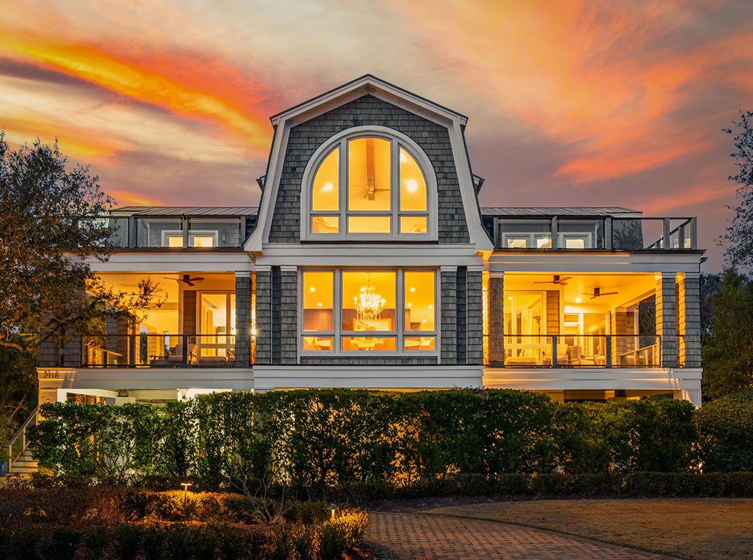 An Elegant Retreat Set Across from the Ocean