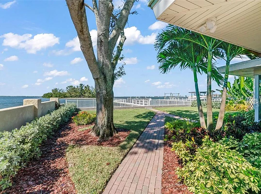 Sweeping Views from this Waterfront Paradise