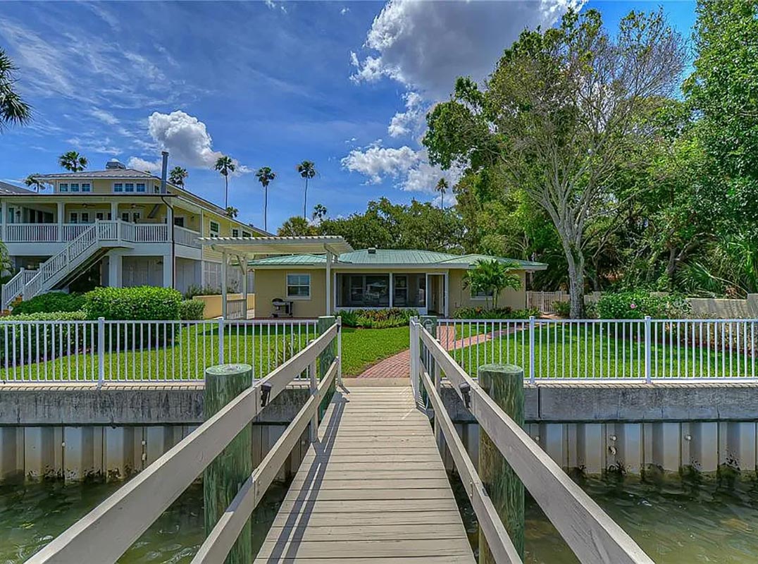 Sweeping Views from this Waterfront Paradise