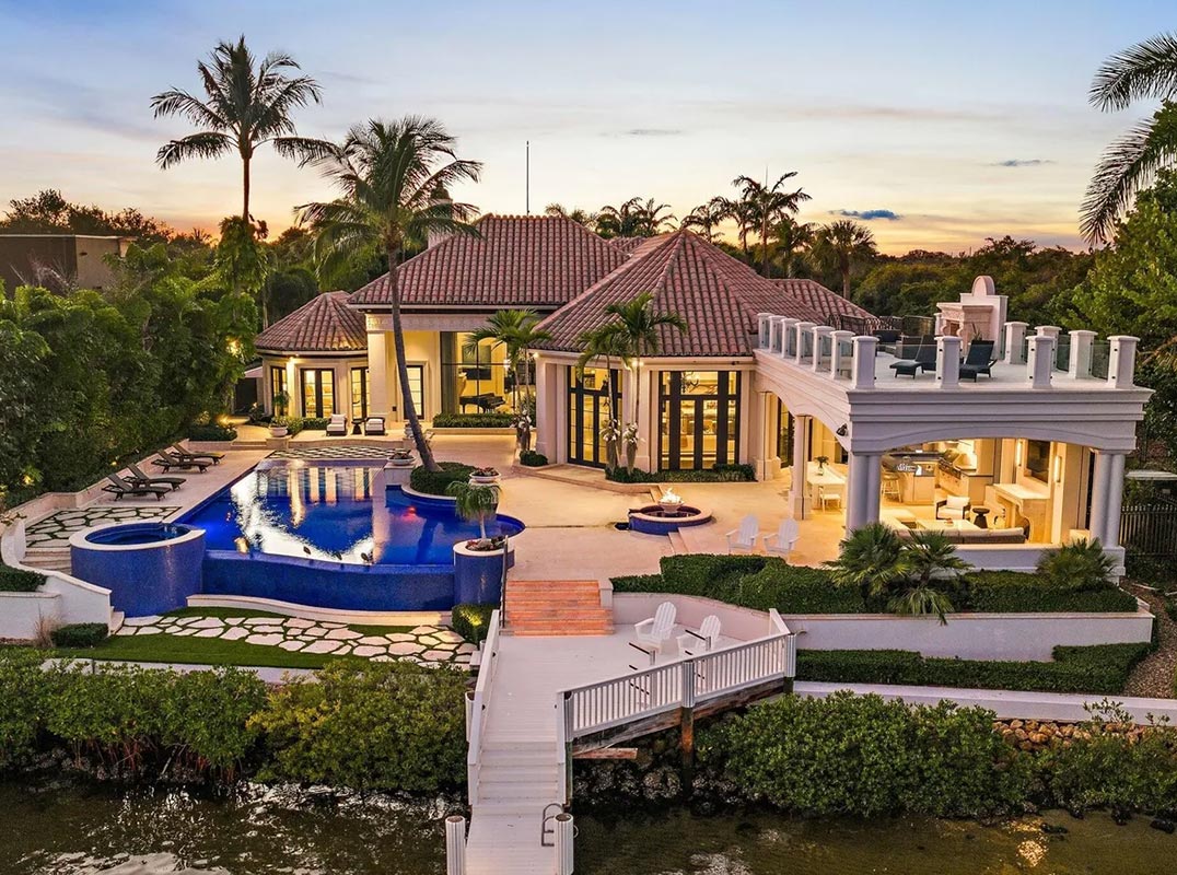 Signature, Turn-key Property in Admiral's Cove