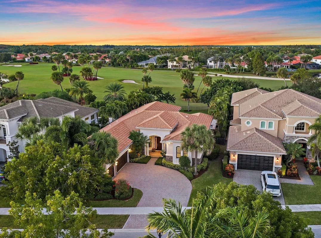 Jupiter Country Club Living at its Finest!